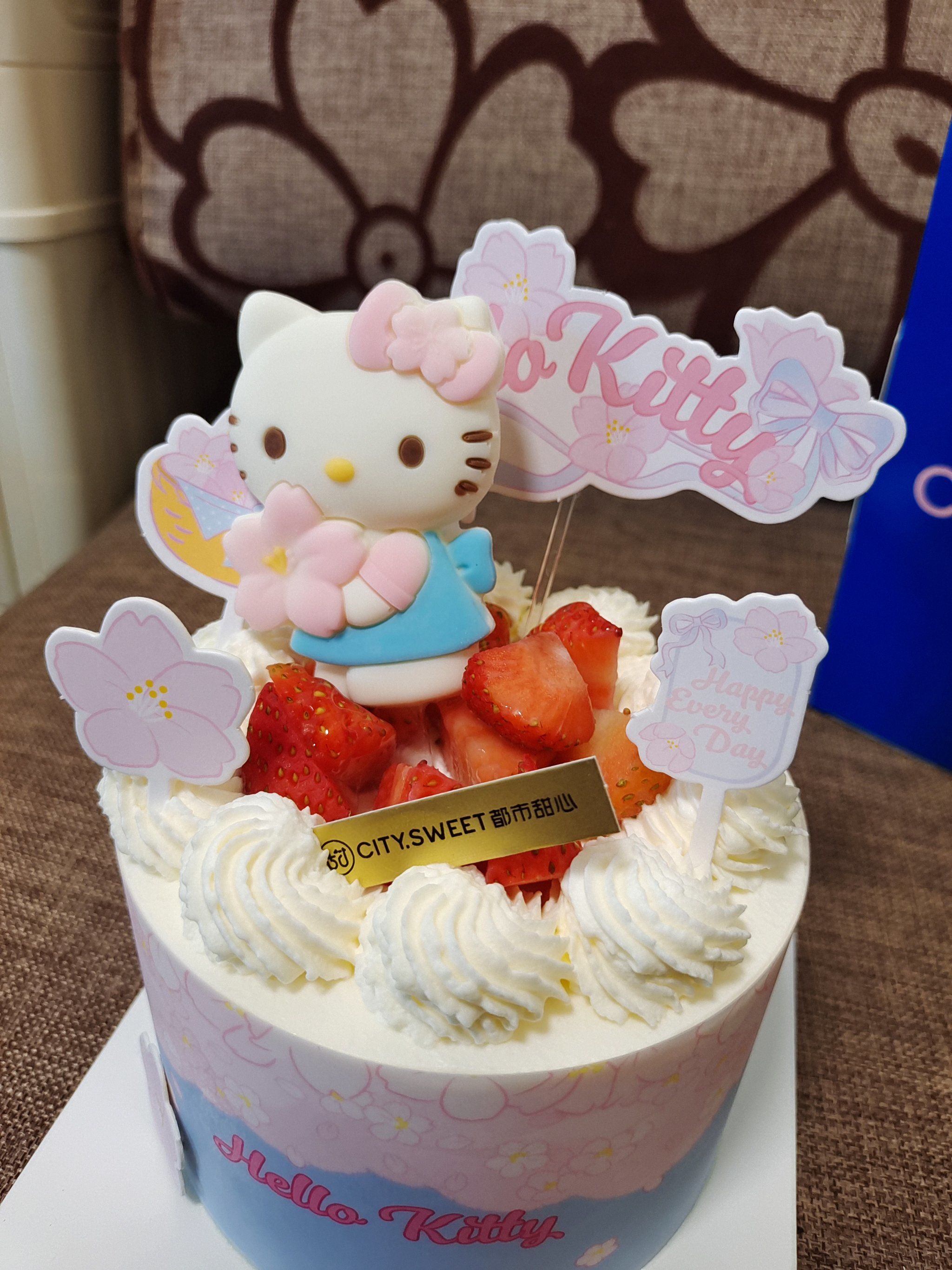 n这款hellokitty的感觉最萌真美貌\\n迫不及待选了一份店