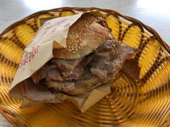 烧饼夹肉-洪峰浩老北京烧饼夹肉(角门路店)
