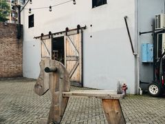 -几个木匠匠人厨房