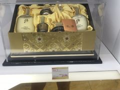 -中免(澳门机场免税店)