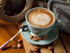 拿铁咖啡-Rabbit Cafe私房西餐甜点咖啡(栖霞路店)