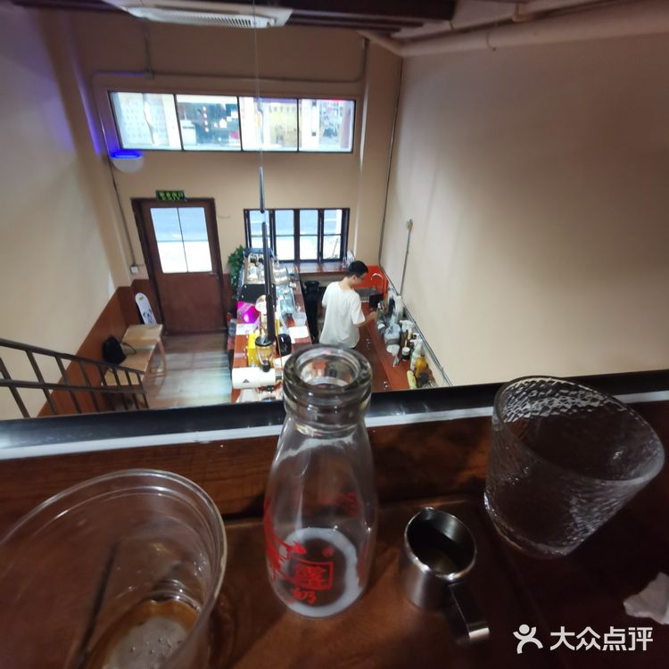 藏在居民楼下的6号咖啡店