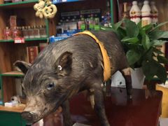 -香猪美食(中心店)