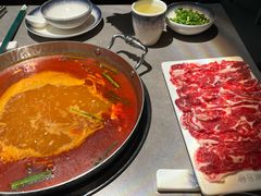 -伴山牛贵州黄牛肉火锅·苗疆非遗艺术餐厅(上海首店)