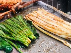-何妹湿辣牛肉·粤式烧烤砂煲(桂雅路店)