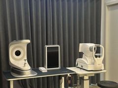 -三目眼镜·蔡司视觉合作店(青浦宝龙店)