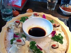 -老牌坊云南鱼豆花火锅(哈西万达店)