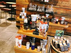 零售区-星巴克臻选(深圳金光华店)