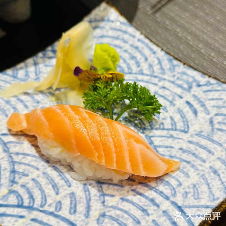 一家名字不太好记的日料店[憨笑]