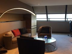 -上海滴水湖皇冠假日酒店