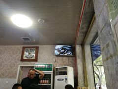 大堂-清真喜兰老丁羊汤特色小吃