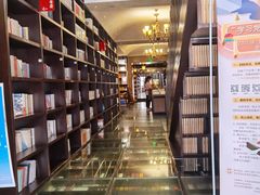 -钟书阁(松江泰晤士小镇店)