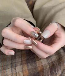 -悦指间美甲美睫