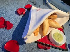 -弦月窗LUNETTE BY AMANDA(复兴路店)