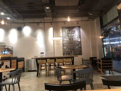 大堂-HELLO 27 意面·沙拉·帕尼尼