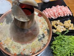 -果松木炭酸菜铜火锅·外婆参鸡汤