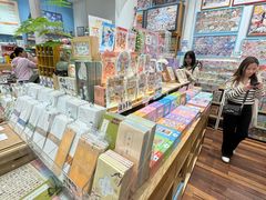 -猫的天空之城概念书店(杭州南宋御街店)