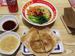 -魔都三兄弟酸辣粉·蘸卤炸串(虹桥万科店)