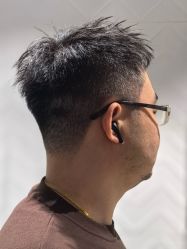 -15C7 男士理发馆 烫染专业店