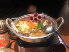 泡菜肥牛部队锅-春熙台韩国料理·章鱼肥牛(西丽店)