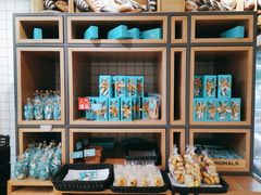 面包甜点陈列柜-罗莎蛋糕(魔法师司门口店)