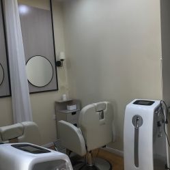 -菩叶脱发白发中心
