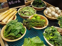 -闯关东东北农家菜(崂山石老人店)