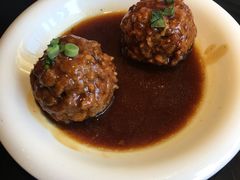 鸭蛋黄狮子头-梅飞酒家(桑园路店)