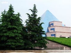 -上海市龙华烈士陵园