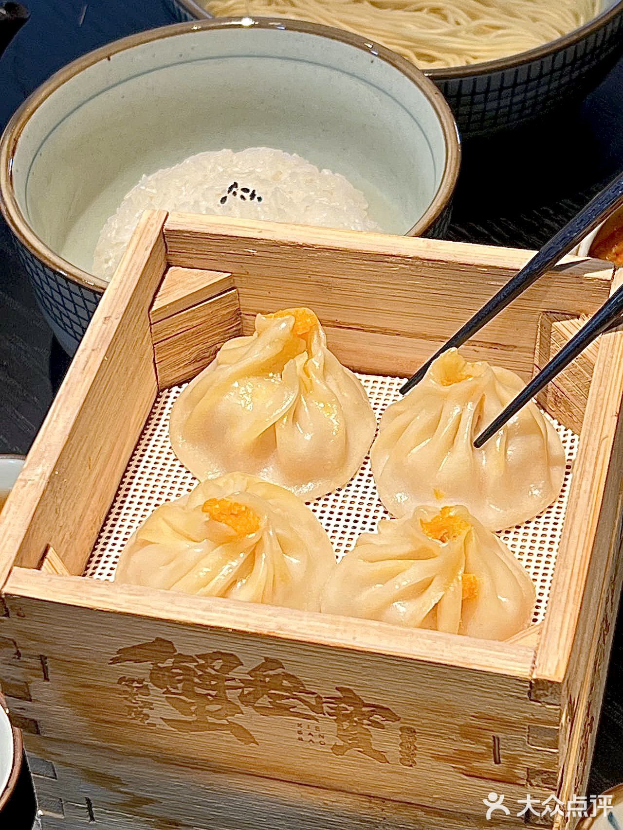 必吃榜蟹黄饭‼️来上海吃它值了～