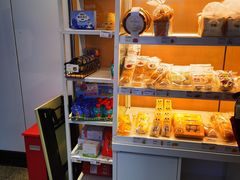 面包甜点陈列柜-一鸣真鲜奶吧(秣周东路地铁站店)