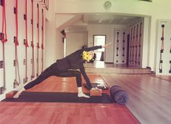 -成都阿难陀艾扬格瑜伽中心