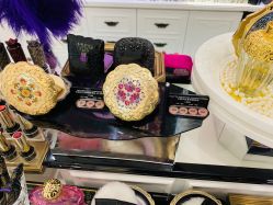 -ANNA SUI