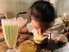 -HIGH FIVE哈福手工汉堡(桂林路店)