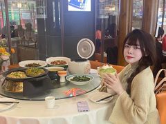 -阿瓦山寨·湘菜现炒·剁椒鱼头王(咸阳总店)