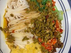 -霸蛮湖南菜·牛肉粉(荣京西街店)