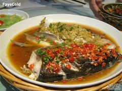 双椒鱼头-鄱阳湖·江西小炒·瓦罐煨汤(五道口店)