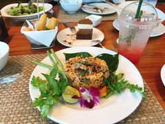 -Chom Cafe and Restaurant