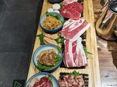 -明洞阿姨·韩式酱蟹烤肉·创意料理(三元桥店)