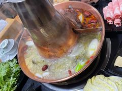 -果松木炭酸菜铜火锅·外婆参鸡汤