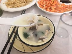 鱼汤雪白-天乐农家鱼头王(天目湖店)