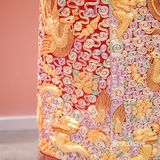 发现一家专做非遗手绣嫁衣的龙凤褂店
