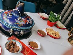 -毛辣果·贵州红酸汤牛肉火锅(西单店)