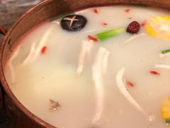 -三人行骨头王火锅(长寿店)