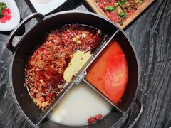 番茄锅-热火朝天鲜切牛肉火锅(南强街巷店)