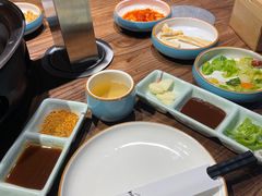 -明洞阿姨·韩式酱蟹烤肉·创意料理(三元桥店)