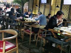 大堂-洪氏嗨捞·广东猪肚鸡·椰子鸡火锅(西咸万象城店)