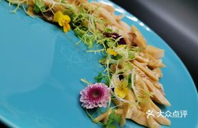 Braised Bamboo Shoots with Matsutake Mushroom