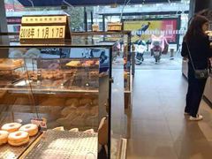 面包甜点陈列柜-巴黎贝甜·生日蛋糕(杭州文二路店)