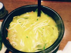 过桥米线-滇越乘象云南餐厅(次渠店)